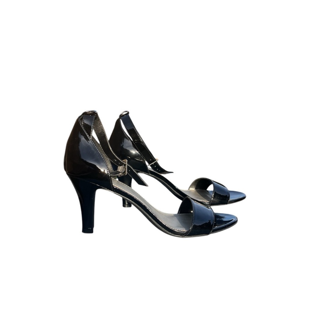 Women’s blck sandal ankle strp 3.5 in heel Opn toe Sze 10. By Ana patent leather